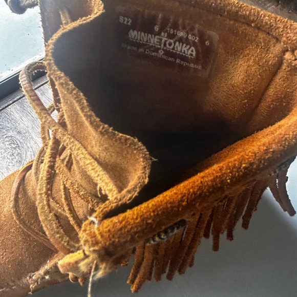 Minnetonka Double Fringe Tramper Suede Moccasin Boots bohemian Women Size 6 - Picture 5 of 5